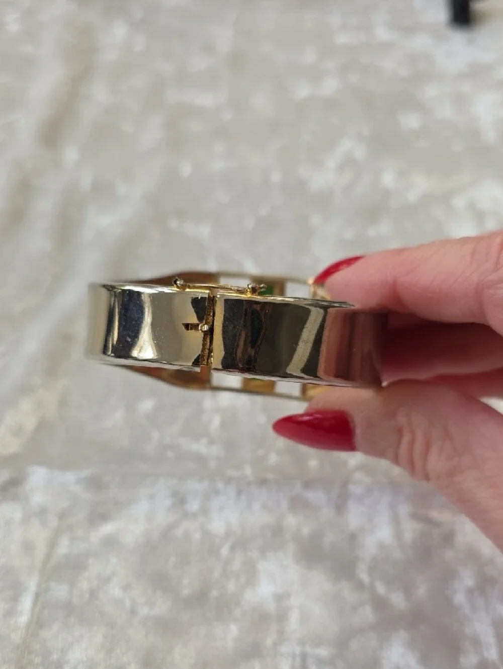 no brand gold tone